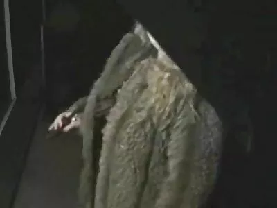 אמן הקרקס מזיין בחורה נחמדה אחת סקס באורך מלא חינם והשנייה.