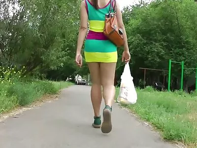 ציצים מגושמים ברחוב מוצאים חן סרטי סקס לצפייה חינם בעיני כל העוברים והשבים.