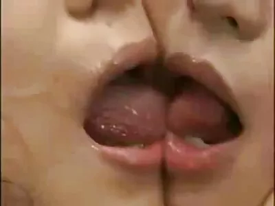 אישה ארמנית סקסית עירומה במטבח מצטלמת ערביות סקס חינם למצלמה.