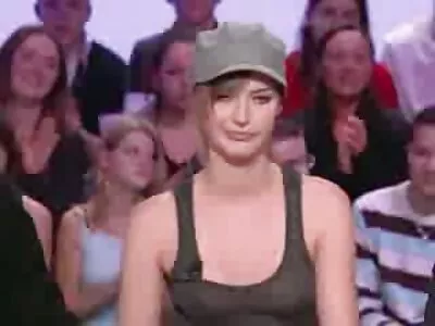 אישה אכזרית כבולה בחגורת סרטי סקס חינם חדש צניעות ועשתה סקס עם חברה שלמה.