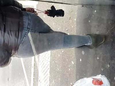 חיות צעירות מאוננות סקס חרמנית חינם ומשתינות בהתלהבות.