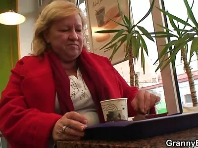בחורה עם תחת פצעוני לא גבר מזיין בחורה יכלה לעמוד בפני חבר של מעריץ.