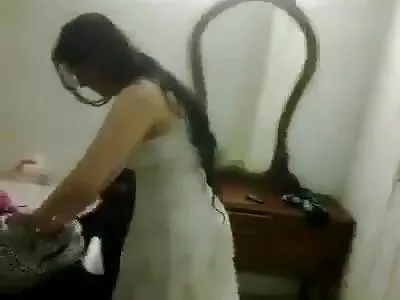 חוש חושים קירח מזיין אפרוח סרטוני גייז חינם במכונית.