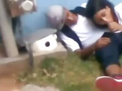 המאצ'ו הצעיר ליקק את הכוס השעיר של המשרתת הג'ינג'ית. סרטי סקס מלאים חינם