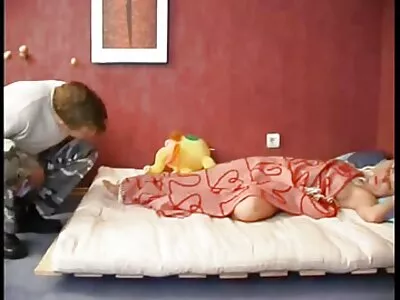בלונדינית סרטי סקס לצפיה חינם מהממת פורשת רגליים להיכרות חדשה ואלגנטית.