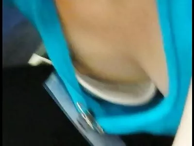ספורטאי צעיר סקס מלאות חינם מתאמן עירום.