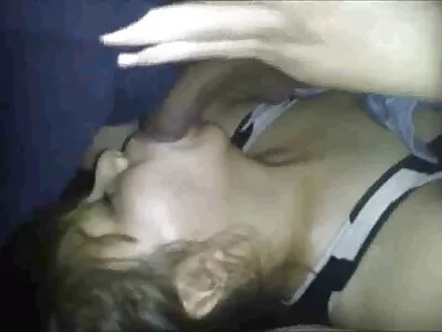 צ'יקה בחזייה לבנה מאוננת את הכוס השעיר סרטי סקס חינם אמהות שלה.