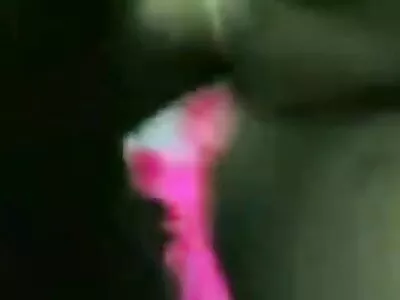 נימפומנית לוהטת קיבלה סרטי סקס הומו חינם גמר בפניה ולא התחרטה על כך.