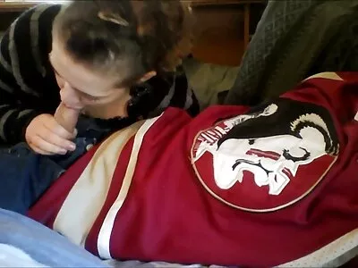 הזכר אפור השיער סקס לצפיה חינם רשם את אשתו ושכנתו.