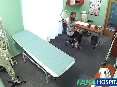מאהבים נלהבים מזיין אישה אפריקאית שמנה עם סרטיsex לחמניות גדולות.