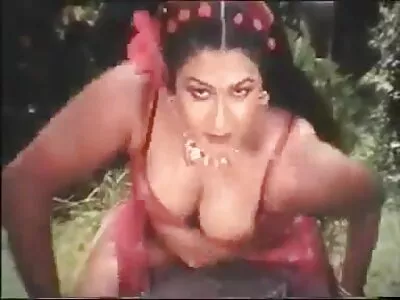 איש עסקים אתלטי בגד קוקסינליות חינם באשתו עם חמודה.