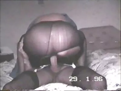 במחלקה, גברים מודאגים דפקו צפיה ישירה בסרטי סקס אחות.
