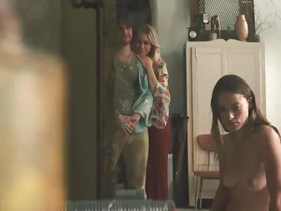 הדיסקו הסתיים באורגיית אתרסקס שיכורים מלוכלכת עם נקבות דקות.