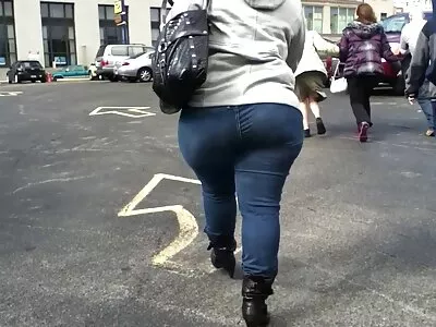 בנות חמודות ליקקו כוס שעיר. פורנו איכותי חינם